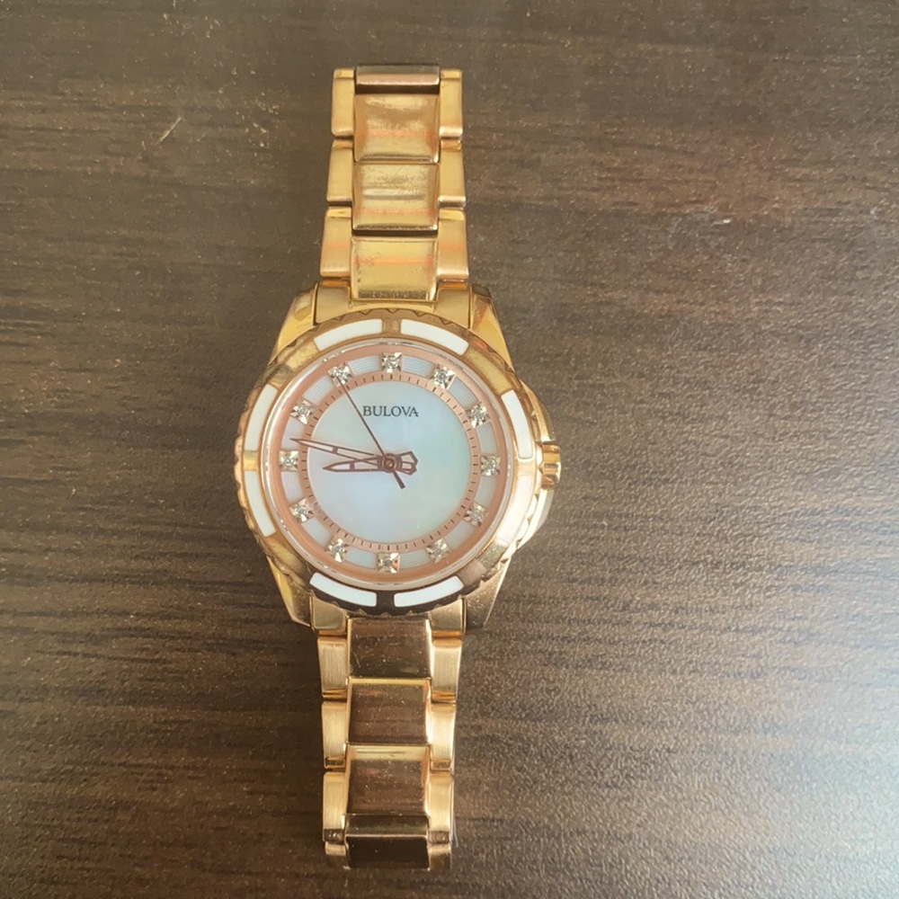 Bulova watch - Rosegold/Opal